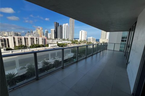 Condominio en alquiler en Sunny Isles Beach, Florida, 3 dormitorios, 175.77 m2 № 1955805 - foto 21