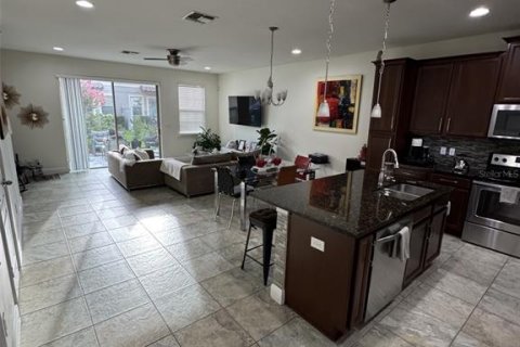 Townhouse in Orlando, Florida 3 bedrooms, 152.27 sq.m. № 1792786 - photo 4