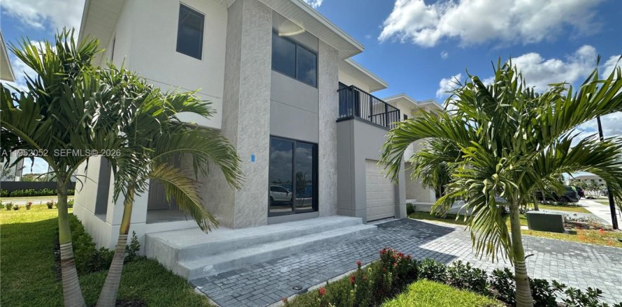 Дом в Хомстед, Флорида 5 спален № 2006361