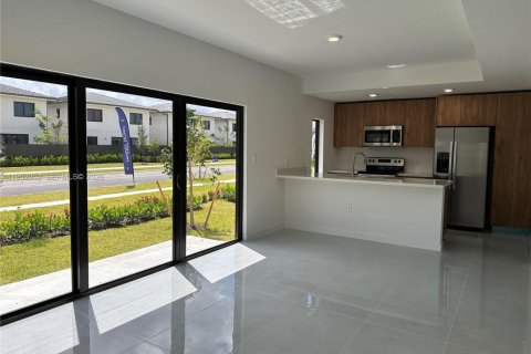 Снять в аренду виллу или дом в Хомстед, Флорида 5 спален, № 2006361 - фото 9