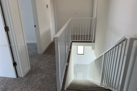 Снять в аренду виллу или дом в Хомстед, Флорида 5 спален, № 2006361 - фото 8