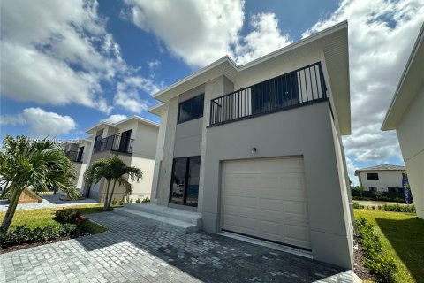 Снять в аренду виллу или дом в Хомстед, Флорида 5 спален, № 2006361 - фото 2