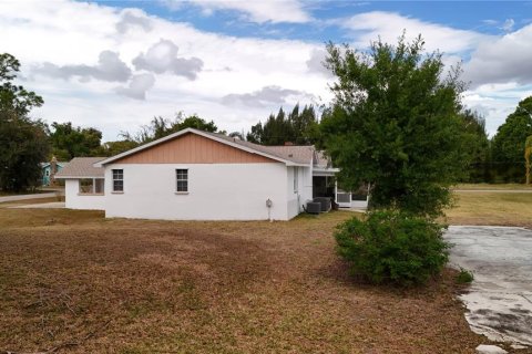 House in Punta Gorda, Florida 2 bedrooms, 164.16 sq.m. № 2213766 - photo 20