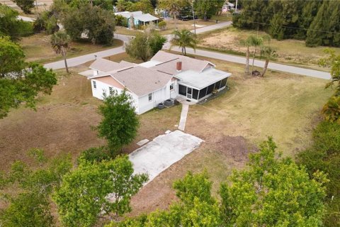 House in Punta Gorda, Florida 2 bedrooms, 164.16 sq.m. № 2213766 - photo 13