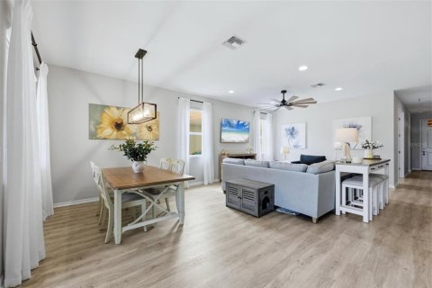 House in Venice, Florida 2 bedrooms, 169.45 sq.m. № 2091598 - photo 8