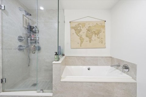 Купить кондоминиум в Майами, Флорида 1 спальня, 90.95м2, № 1987677 - фото 13