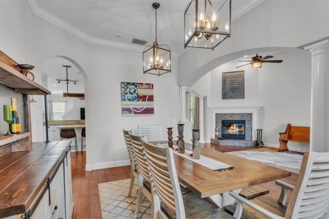 House in Lakeland, Florida 5 bedrooms, 335.38 sq.m. № 1835830 - photo 11