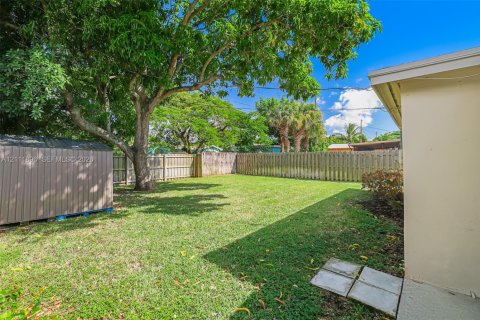 Casa en venta en West Palm Beach, Florida, 3 dormitorios, 107.21 m2 № 2432459 - foto 30