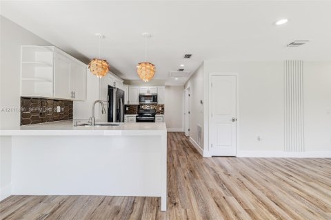 Casa en venta en West Palm Beach, Florida, 3 dormitorios, 107.21 m2 № 2432459 - foto 3