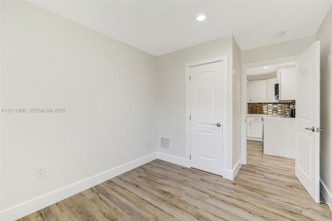 Casa en venta en West Palm Beach, Florida, 3 dormitorios, 107.21 m2 № 2432459 - foto 12
