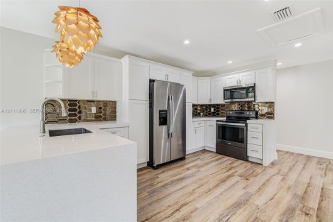 Casa en venta en West Palm Beach, Florida, 3 dormitorios, 107.21 m2 № 2432459 - foto 4