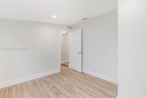 Casa en venta en West Palm Beach, Florida, 3 dormitorios, 107.21 m2 № 2432459 - foto 21