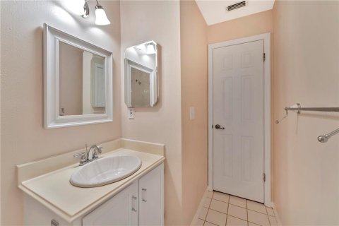 Condo in Casselberry, Florida, 2 bedrooms  № 1743229 - photo 19