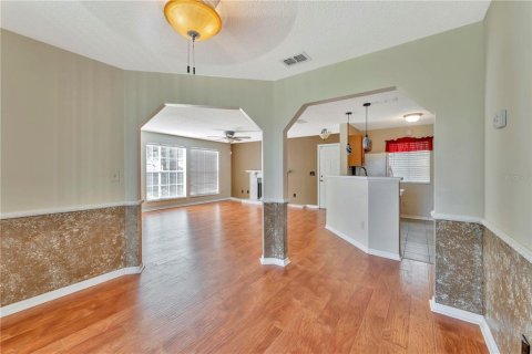 Condo in Casselberry, Florida, 2 bedrooms  № 1743229 - photo 11