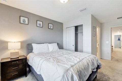 Adosado en venta en Davenport, Florida, 5 dormitorios, 251.39 m2 № 1723647 - foto 15