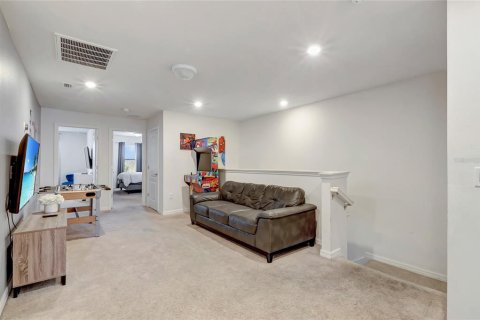 Adosado en venta en Davenport, Florida, 5 dormitorios, 251.39 m2 № 1723647 - foto 17