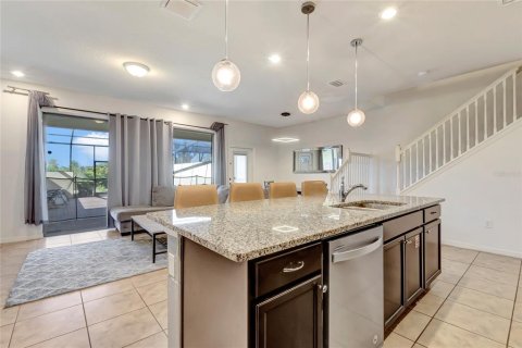 Adosado en venta en Davenport, Florida, 5 dormitorios, 251.39 m2 № 1723647 - foto 3