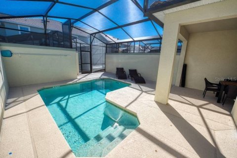 Townhouse in STOREY LAKE in Kissimmee, Florida 4 bedrooms, 177.81 sq.m. № 2225980 - photo 21