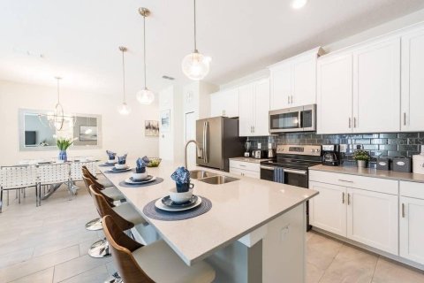Townhouse in STOREY LAKE in Kissimmee, Florida 4 bedrooms, 177.81 sq.m. № 2225980 - photo 6