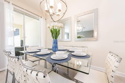 Townhouse in STOREY LAKE in Kissimmee, Florida 4 bedrooms, 177.81 sq.m. № 2225980 - photo 5