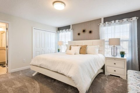 Townhouse in STOREY LAKE in Kissimmee, Florida 4 bedrooms, 177.81 sq.m. № 2225980 - photo 11