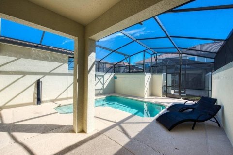 Townhouse in STOREY LAKE in Kissimmee, Florida 4 bedrooms, 177.81 sq.m. № 2225980 - photo 19