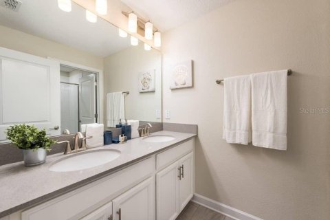Townhouse in STOREY LAKE in Kissimmee, Florida 4 bedrooms, 177.81 sq.m. № 2225980 - photo 16