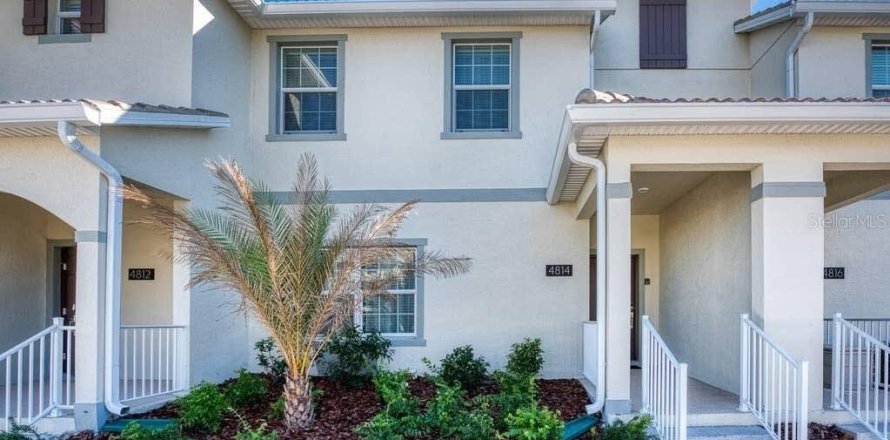 Townhouse in STOREY LAKE in Kissimmee, Florida 4 bedrooms, 177.81 sq.m. № 2225980