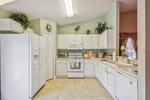 House in Poinciana, Florida 2 bedrooms, 100.8 sq.m. № 1656780 - photo 10