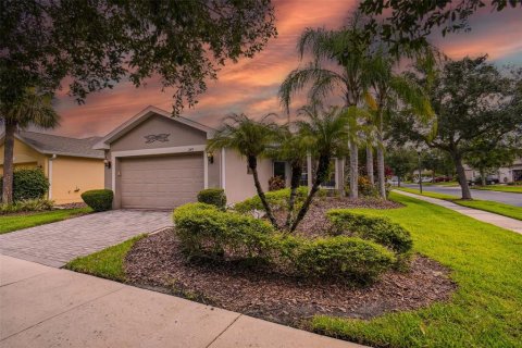 House in Poinciana, Florida 2 bedrooms, 100.8 sq.m. № 1656780 - photo 1