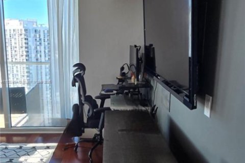 Condominio en venta en Miami, Florida, 2 dormitorios, 107.95 m2 № 1727961 - foto 6