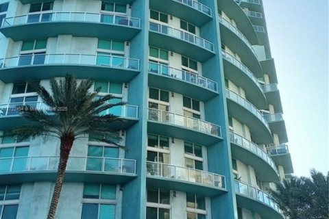 Condominio en venta en Miami, Florida, 2 dormitorios, 107.95 m2 № 1727961 - foto 3