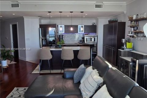 Condominio en venta en Miami, Florida, 2 dormitorios, 107.95 m2 № 1727961 - foto 14
