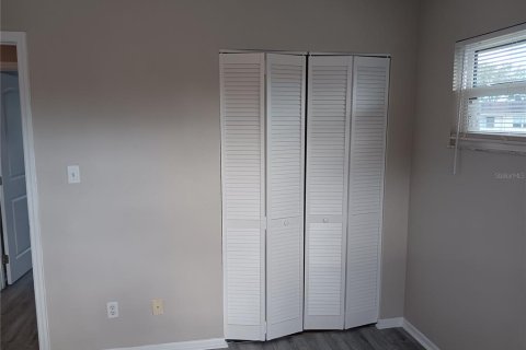 Townhouse in Sarasota, Florida 3 bedrooms, 116.13 sq.m. № 2383791 - photo 9