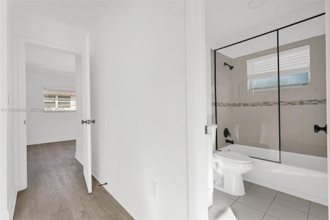 Снять в аренду квартиру в Майами, Флорида 1 спальня, 92.9м2, № 1989197 - фото 18