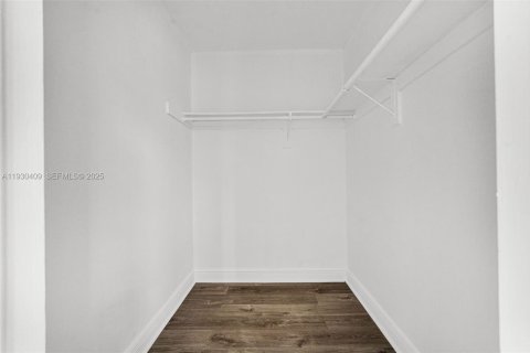 Снять в аренду квартиру в Майами, Флорида 1 спальня, 92.9м2, № 1989197 - фото 13