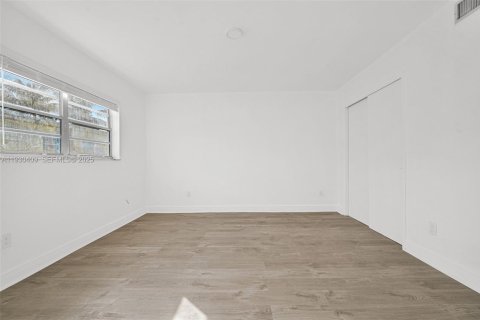 Снять в аренду квартиру в Майами, Флорида 1 спальня, 92.9м2, № 1989197 - фото 19