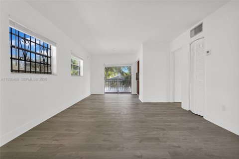 Снять в аренду квартиру в Майами, Флорида 1 спальня, 92.9м2, № 1989197 - фото 21