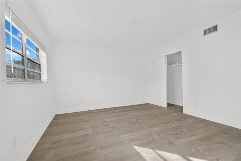 Снять в аренду квартиру в Майами, Флорида 1 спальня, 92.9м2, № 1989197 - фото 14