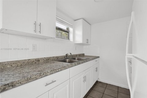 Снять в аренду квартиру в Майами, Флорида 1 спальня, 92.9м2, № 1989197 - фото 29