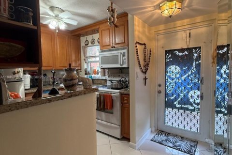 Купить кондоминиум в Санрайз, Флорида 1 спальня, 57.6м2, № 1997188 - фото 4