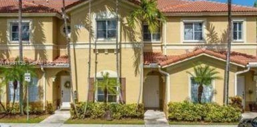 Touwnhouse à Doral, Floride 3 chambres, 147.62 m2 № 2056788