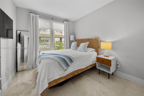 Condo in Miami Beach, Florida, 2 bedrooms  № 2076261 - photo 15