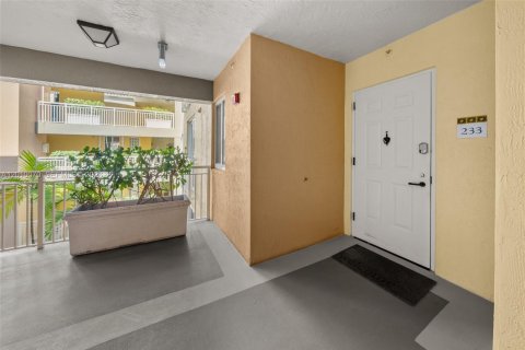 Condo in Miami Beach, Florida, 2 bedrooms  № 2076261 - photo 22