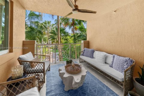 Condo in Miami Beach, Florida, 2 bedrooms  № 2076261 - photo 17