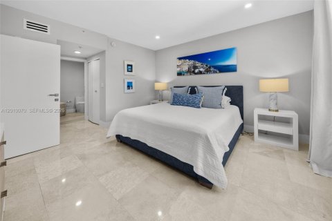 Condo in Miami Beach, Florida, 2 bedrooms  № 2076261 - photo 10