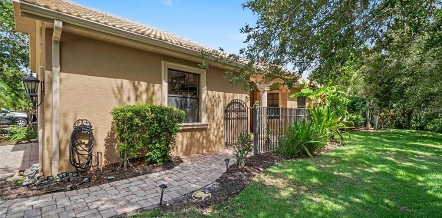 Townhouse in Ellenton, Florida 3 bedrooms, 155.15 sq.m. № 2234357