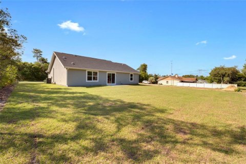 House in Ocala, Florida 3 bedrooms, 126.53 sq.m. № 1916373 - photo 7