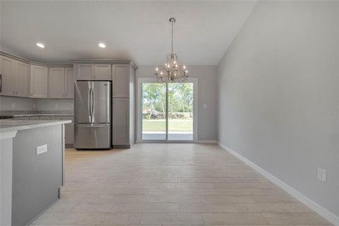 House in Ocala, Florida 3 bedrooms, 126.53 sq.m. № 1916373 - photo 11