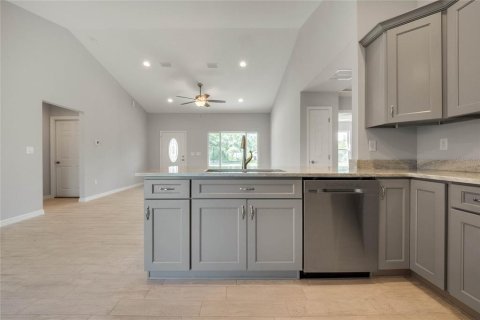 House in Ocala, Florida 3 bedrooms, 126.53 sq.m. № 1916373 - photo 12